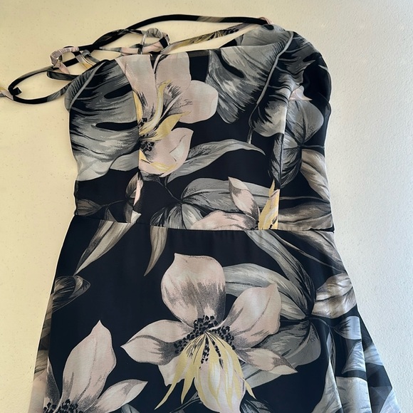 Lulus - Picture 3 of 6